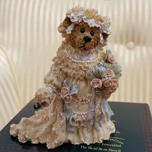 Boyds  Bears bride Bailey